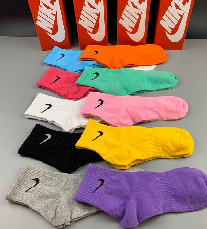 Nike socks 34